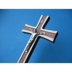 Krzyż drewniany ciemny brąz 22 cm JB 12